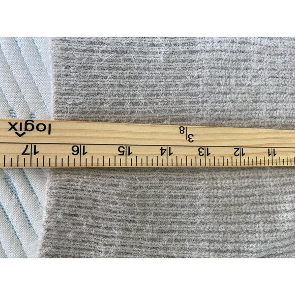 OLIVACEOUS Gray Knit Sweater Sz M - Picture 5 of 7